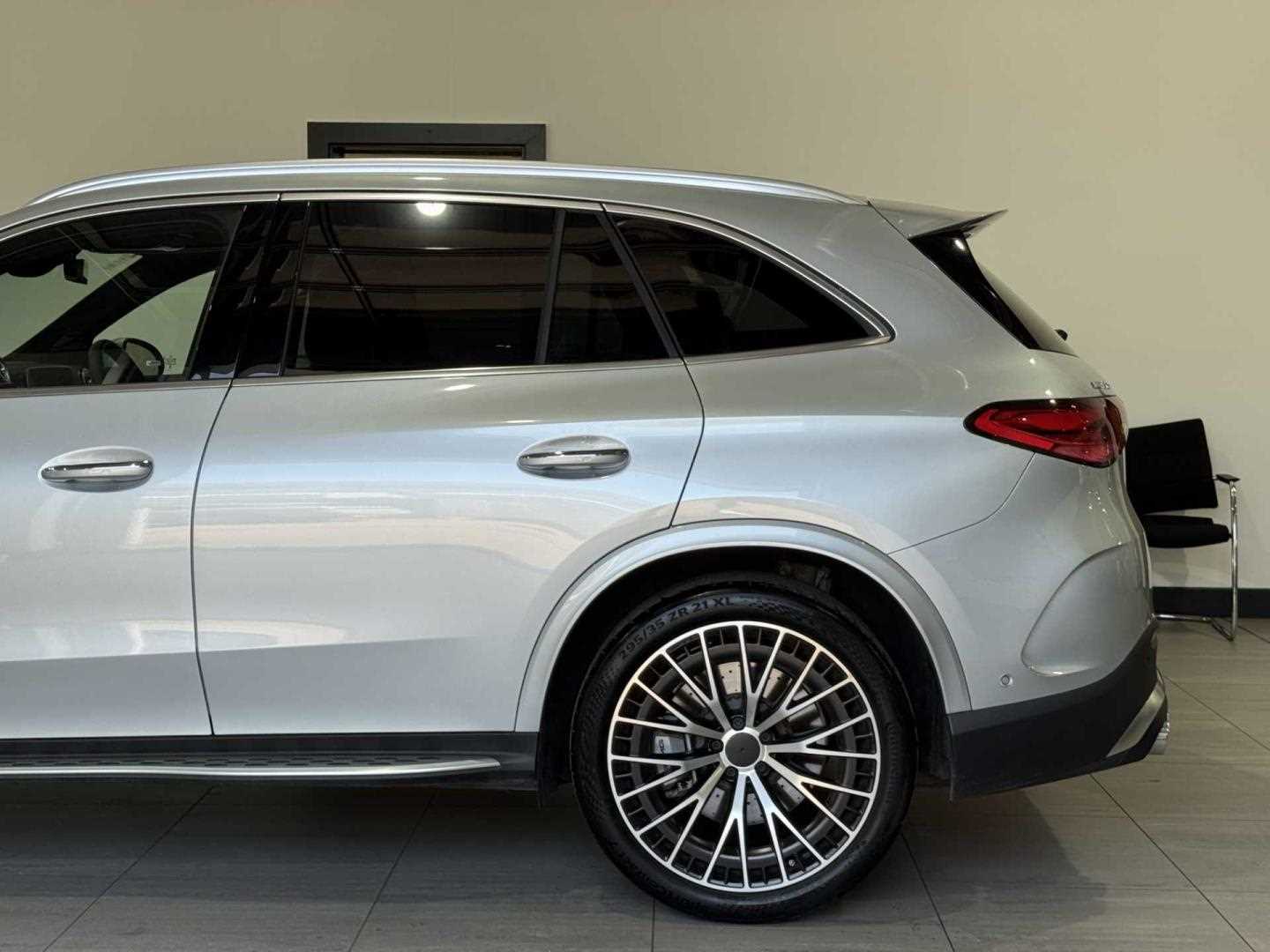 Used Mercedes-Benz GLC 2024 for sale - 76411398: Photo 8