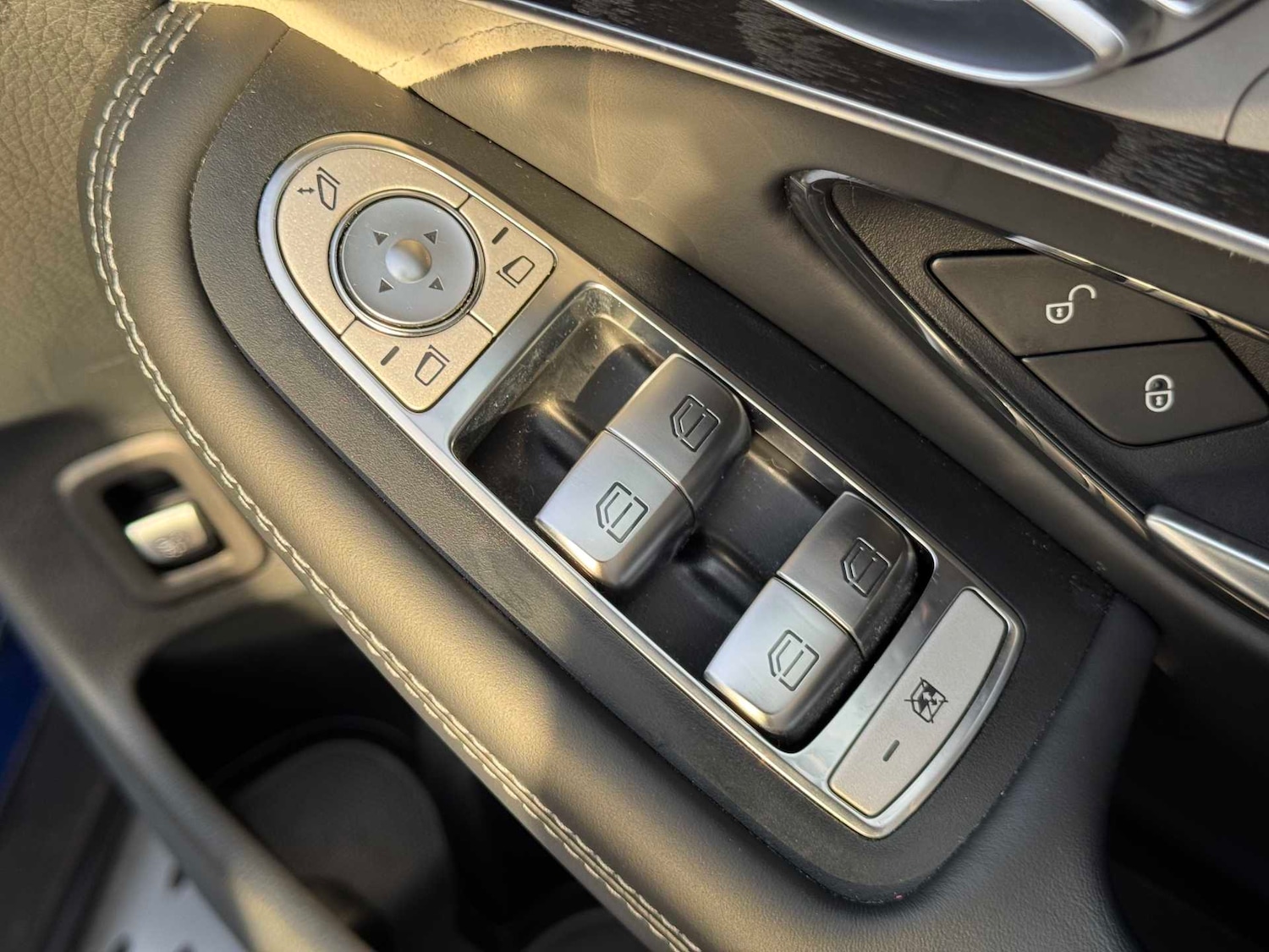 Used Mercedes-Benz GLC 2020 for sale - 77000197: Photo 31