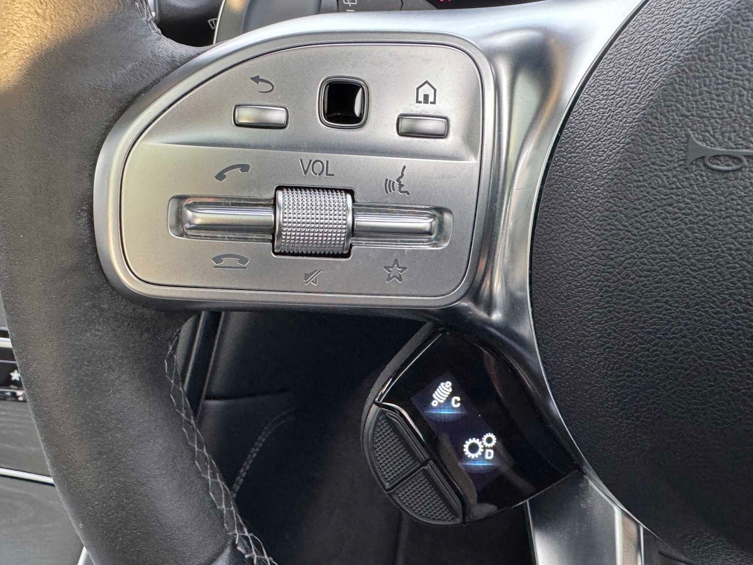 Used Mercedes-Benz GLC 2020 for sale - 77000197: Photo 34