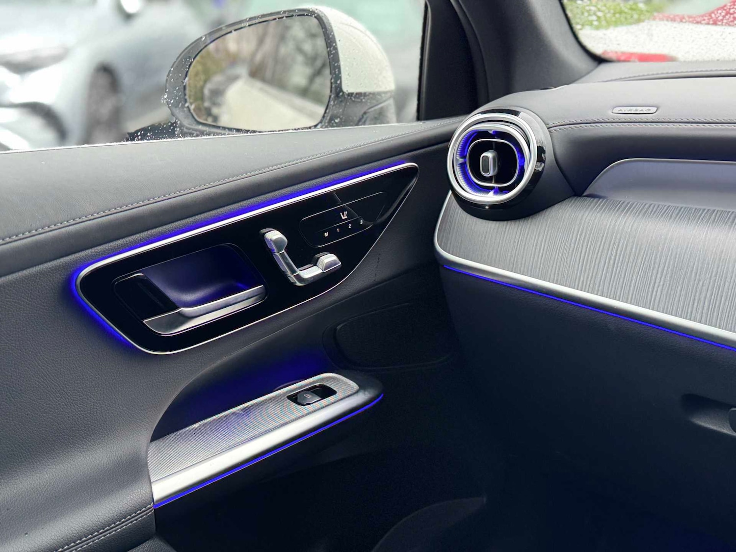 Used Mercedes-Benz GLC 2024 for sale - 76955167: Photo 35