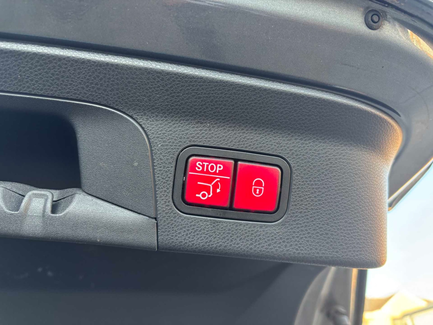 Used Mercedes-Benz GLC 2021 for sale - 76624583: Photo 17