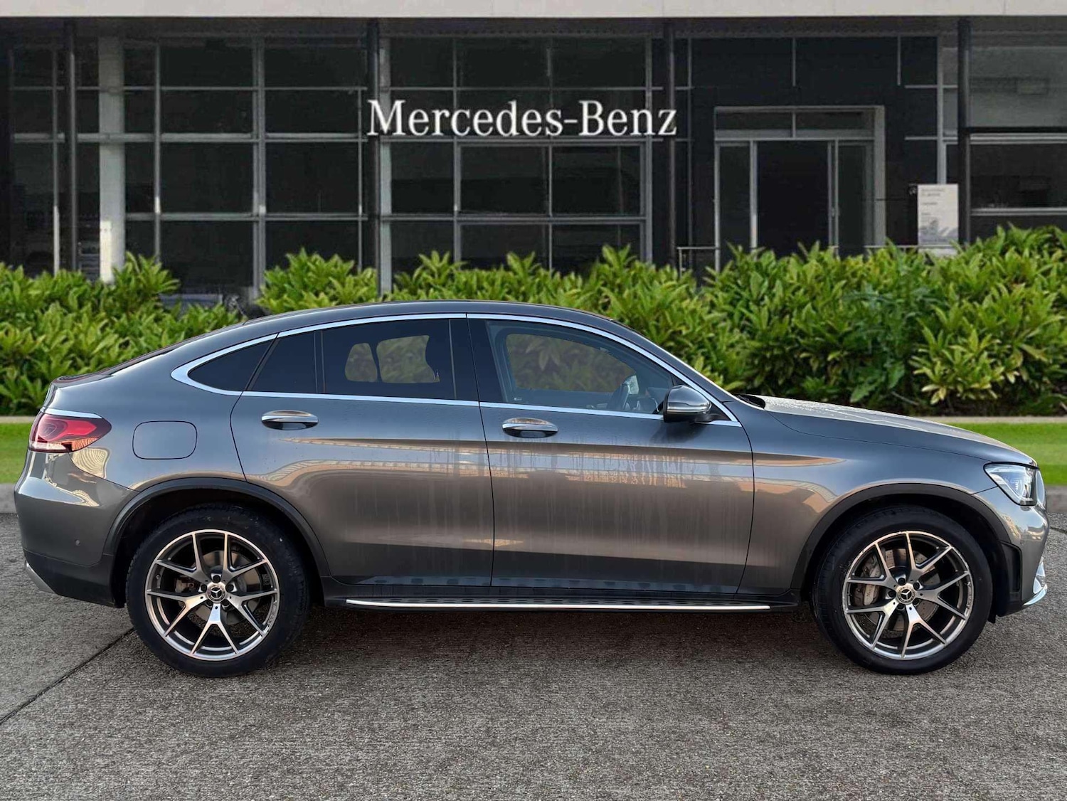 Used Mercedes-Benz GLC 2021 for sale - 76624583: Photo 2
