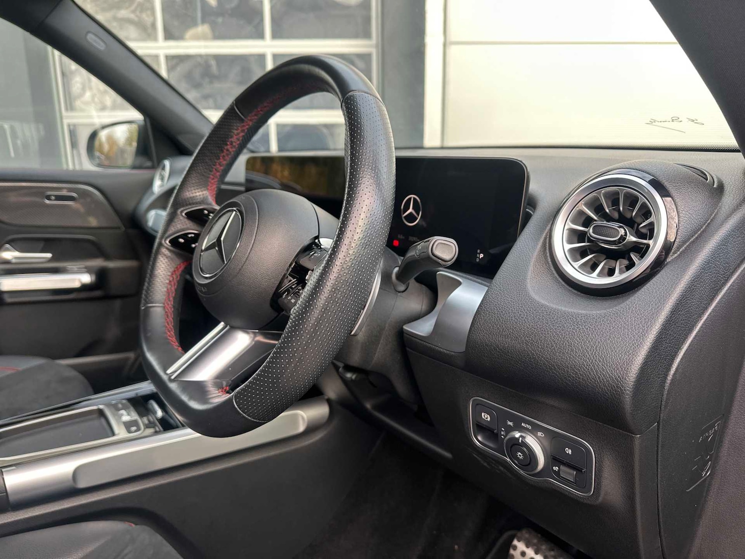 Used Mercedes-Benz GLB 2024 for sale - 76515657: Photo 11