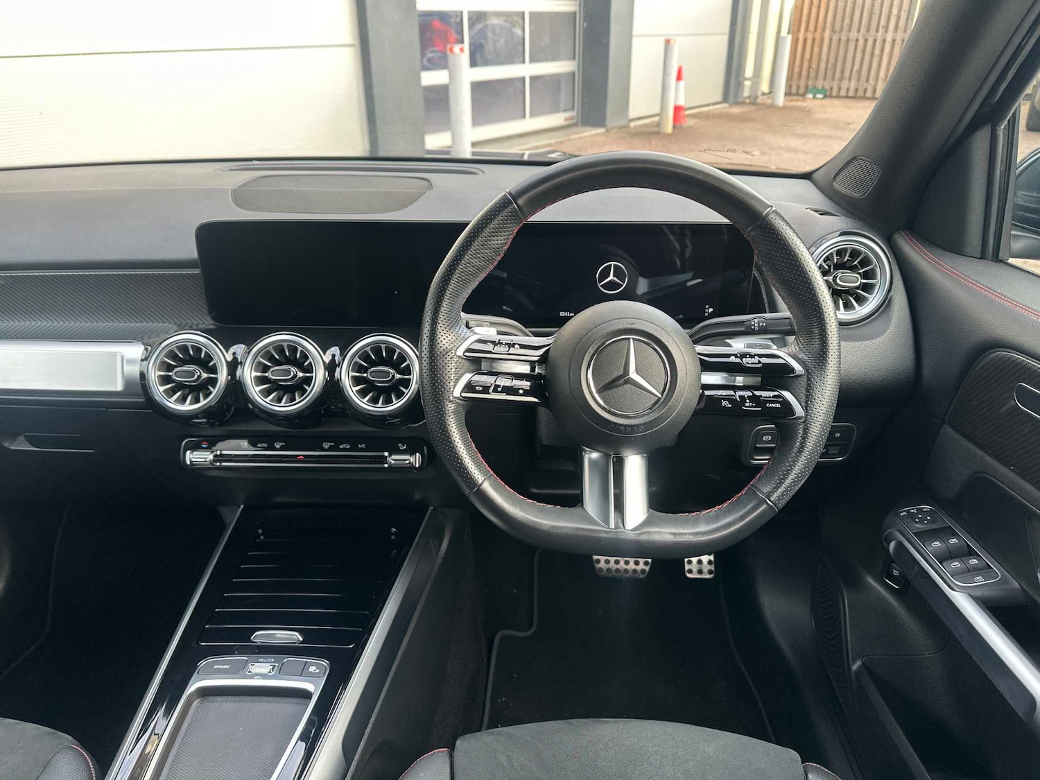 Used Mercedes-Benz GLB 2024 for sale - 76515657: Photo 12