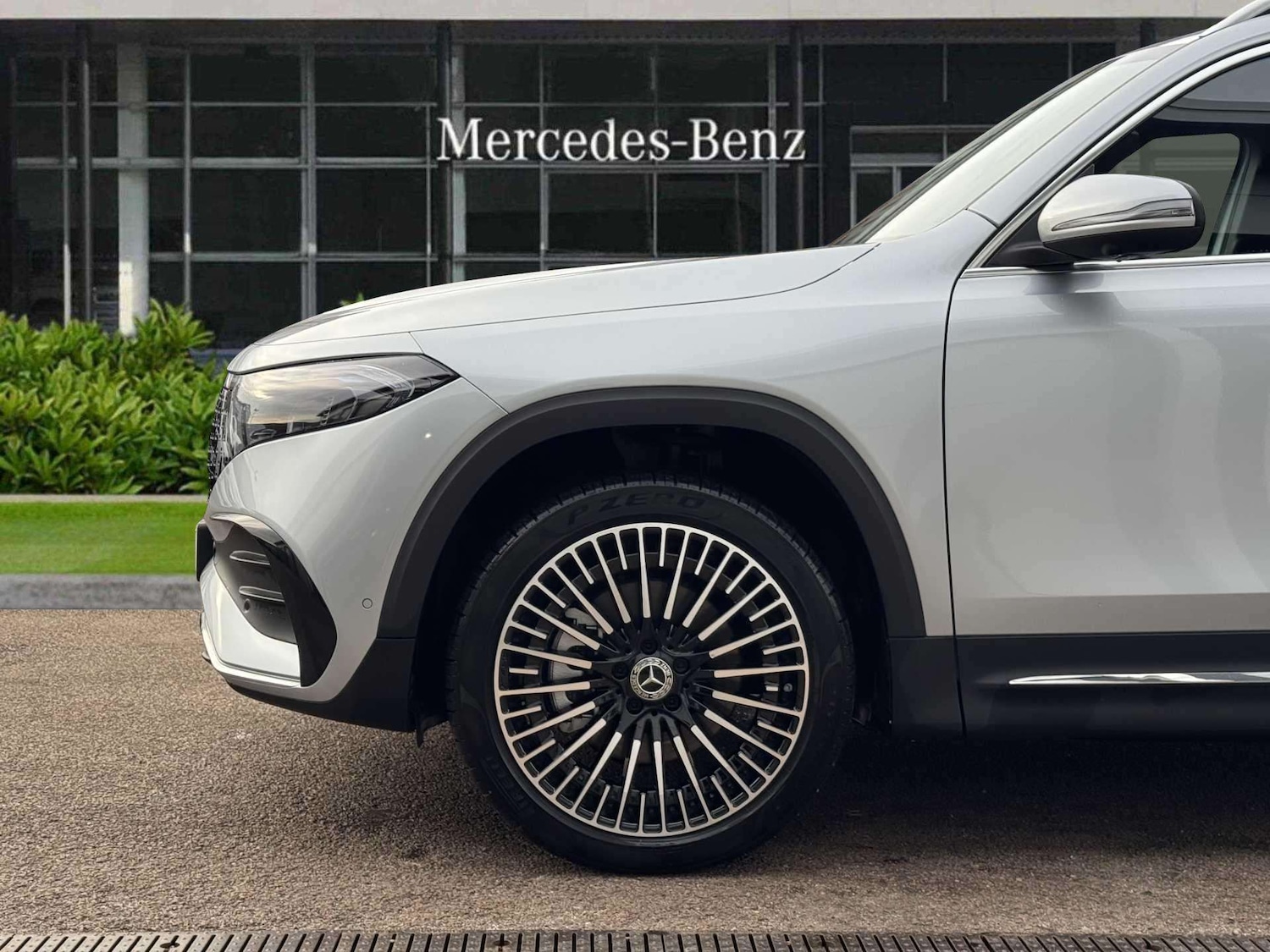 Used Mercedes-Benz EQB 2025 for sale - 77565766: Photo 4