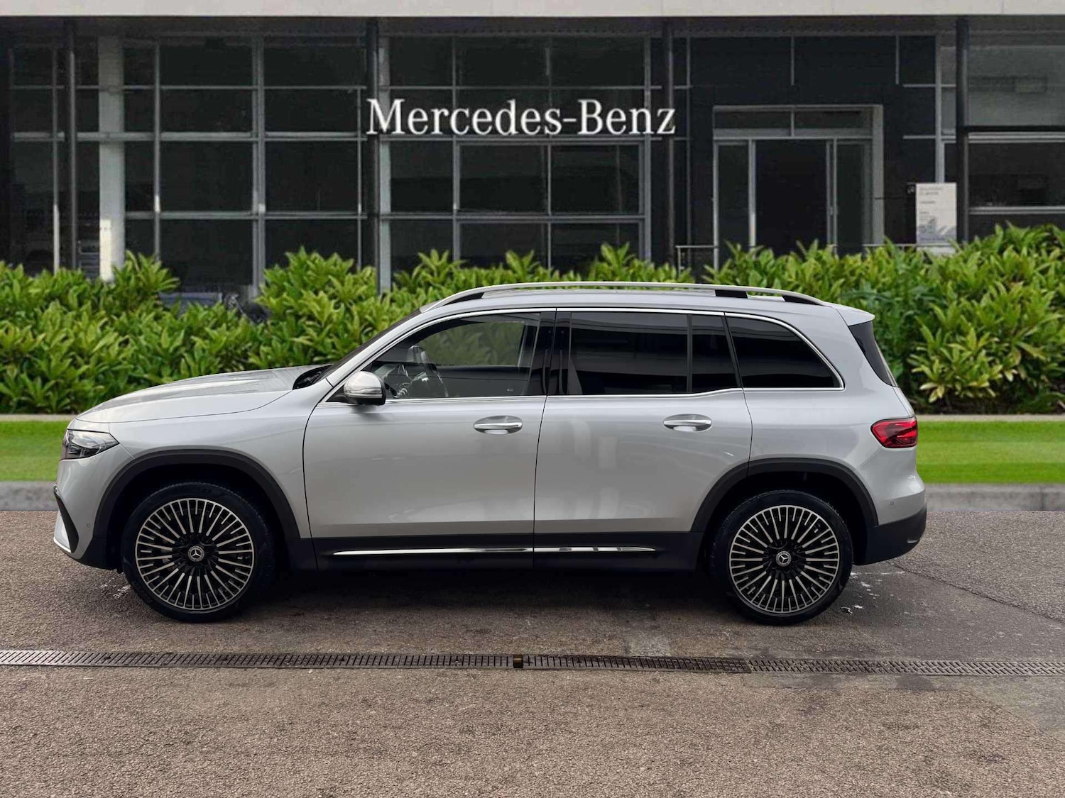 Used Mercedes-Benz EQB 2025 for sale - 77565766: Photo 5