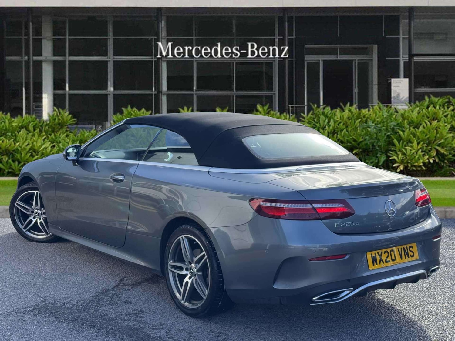 Used Mercedes-Benz E Class 2020 for sale - 75917898: Photo 2