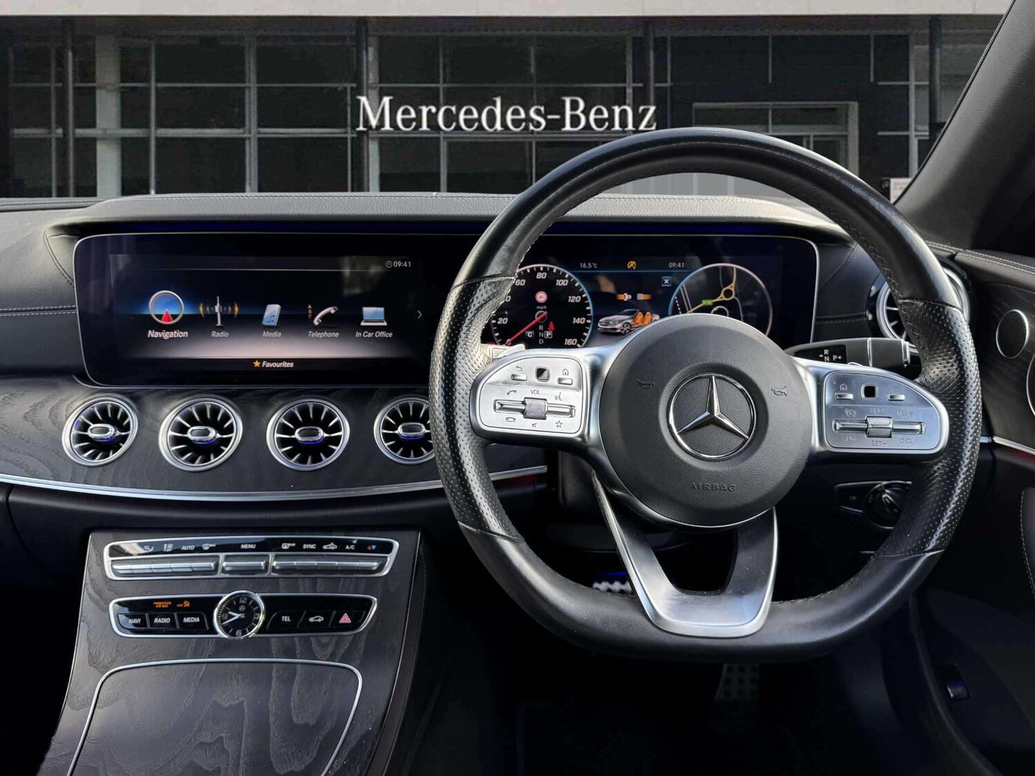 Used Mercedes-Benz E Class 2020 for sale - 75917898: Photo 28