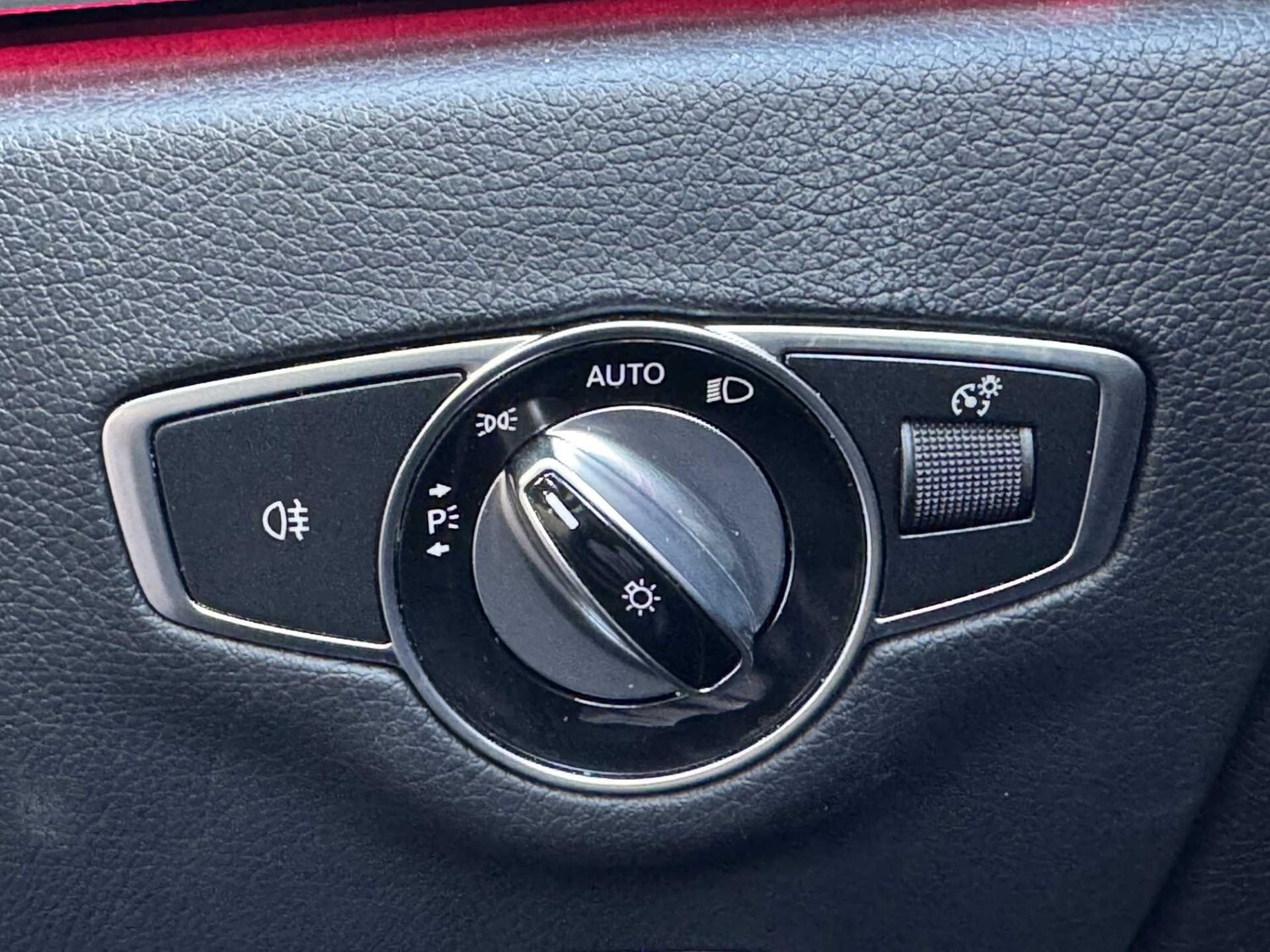 Used Mercedes-Benz E Class 2020 for sale - 75917898: Photo 32