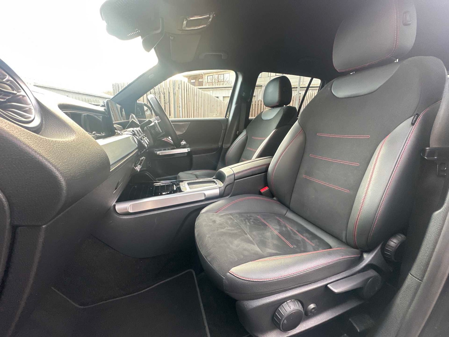 Used Mercedes-Benz GLB 2024 for sale - 77239853: Photo 15