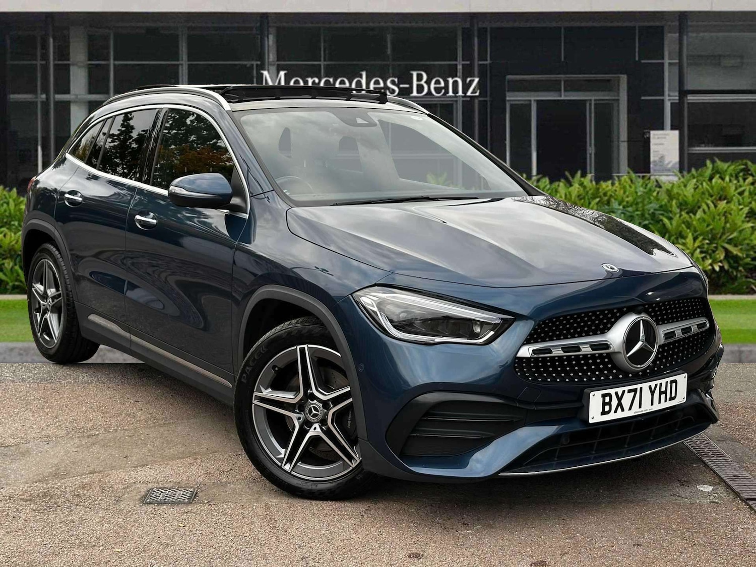 Used Mercedes-Benz GLA 2021 for sale - 76668930: Photo 1