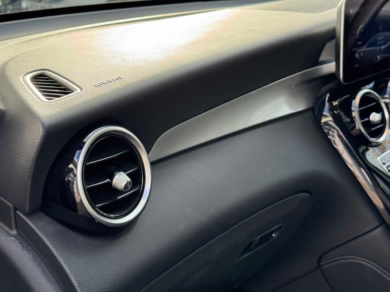 Used Mercedes-Benz GLC 2020 for sale - 76774075: Photo 18