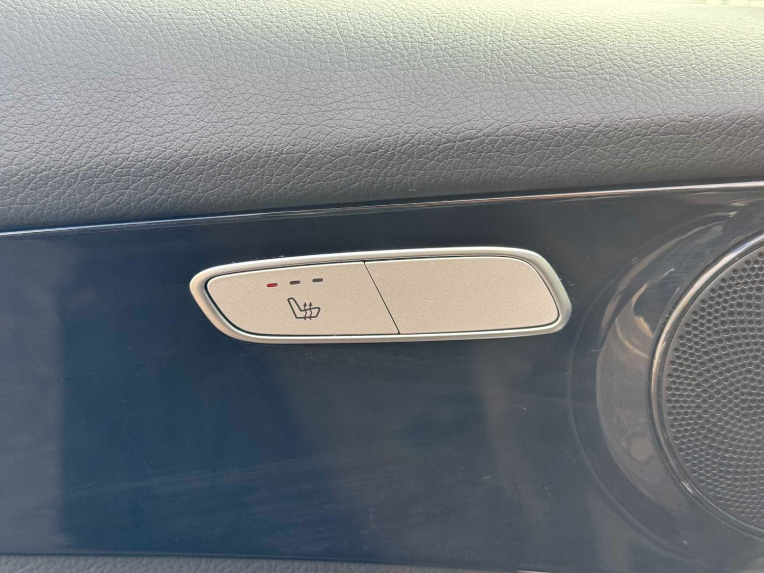 Used Mercedes-Benz GLC 2020 for sale - 76774075: Photo 19