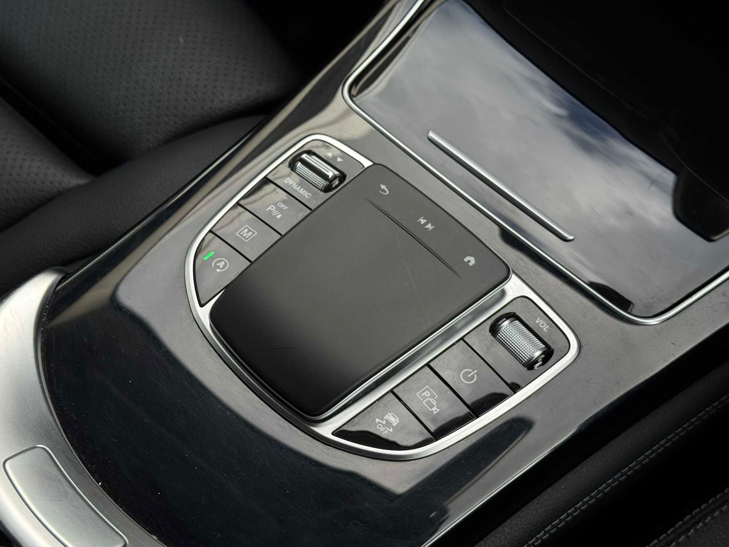 Used Mercedes-Benz GLC 2020 for sale - 76774075: Photo 32