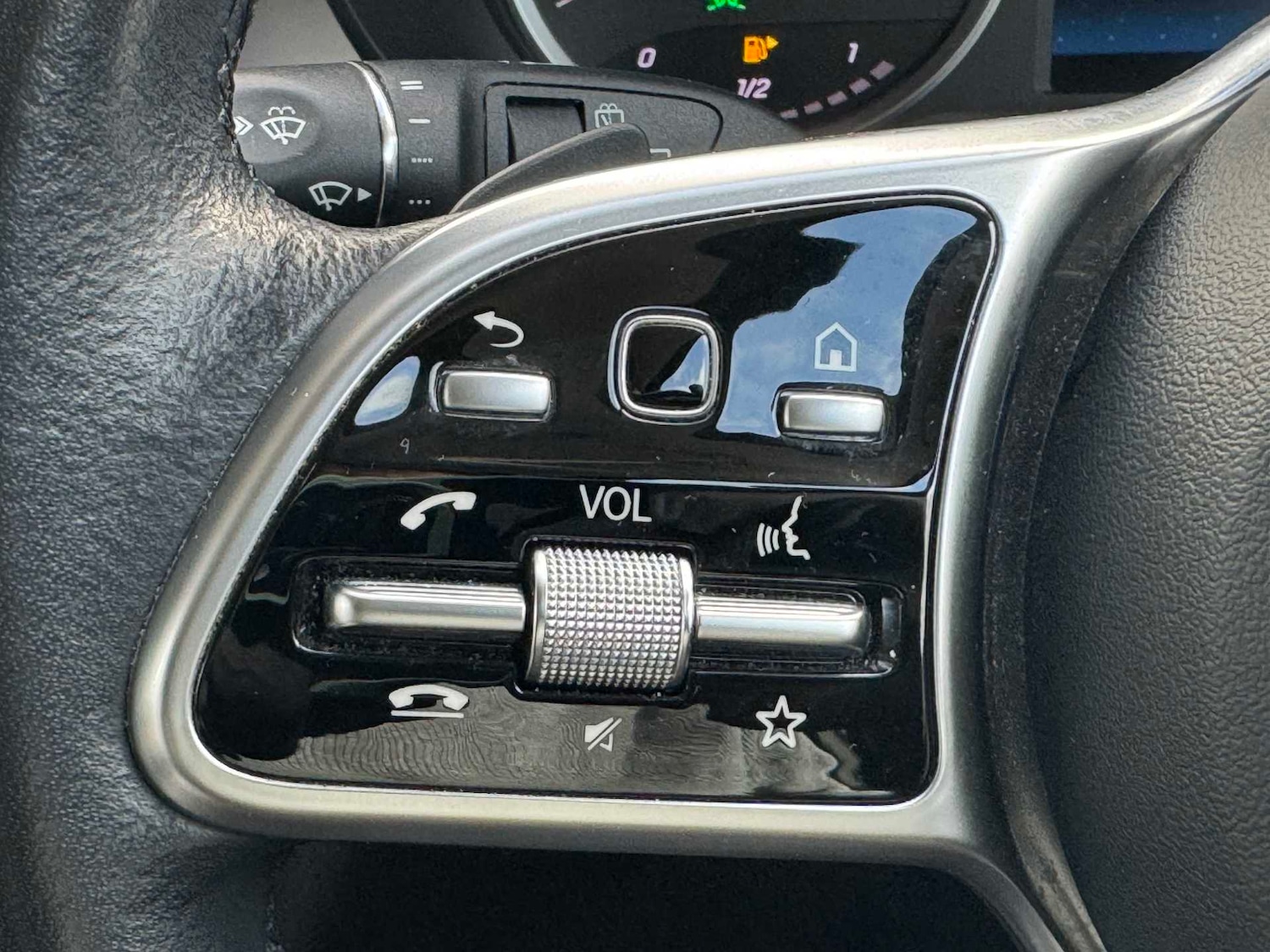 Used Mercedes-Benz GLC 2020 for sale - 76774075: Photo 34