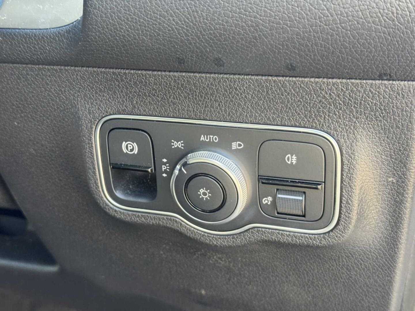 Used Mercedes-Benz GLB 2024 for sale - 76515502: Photo 33