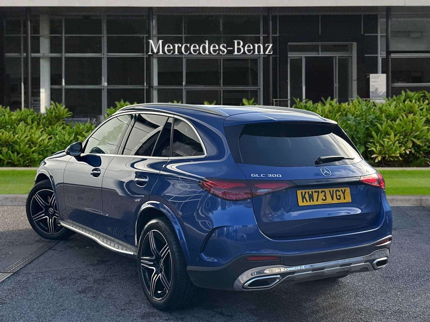 Used Mercedes-Benz GLC 2023 for sale - 76624699: Photo 2