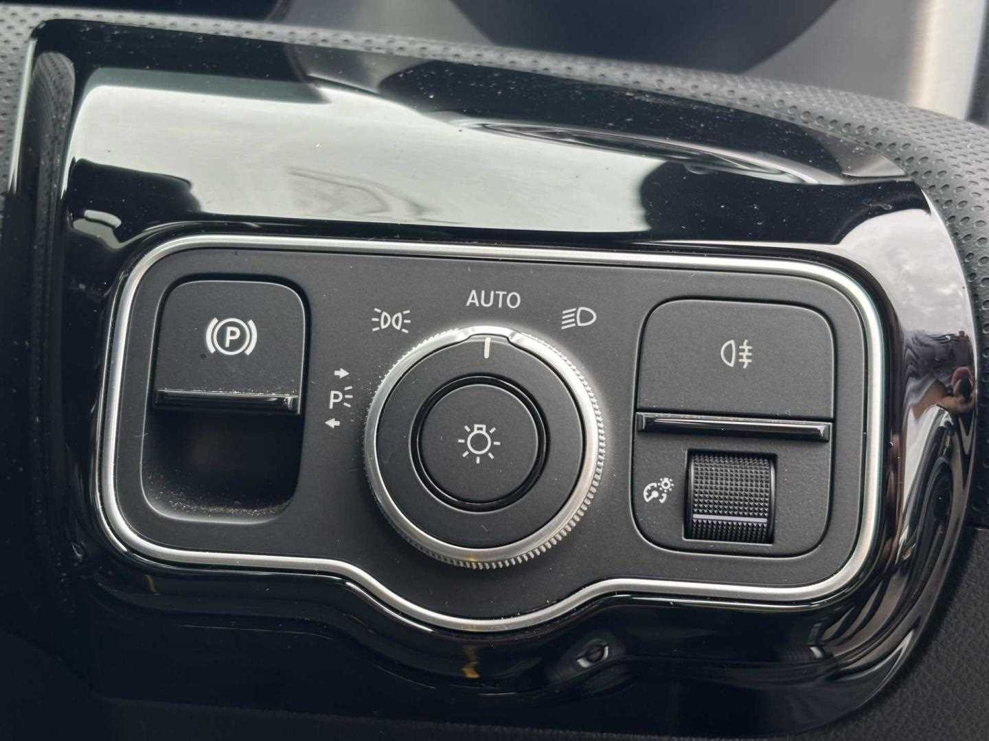 Used Mercedes-Benz A-Class for sale - 77000323: Photo 26