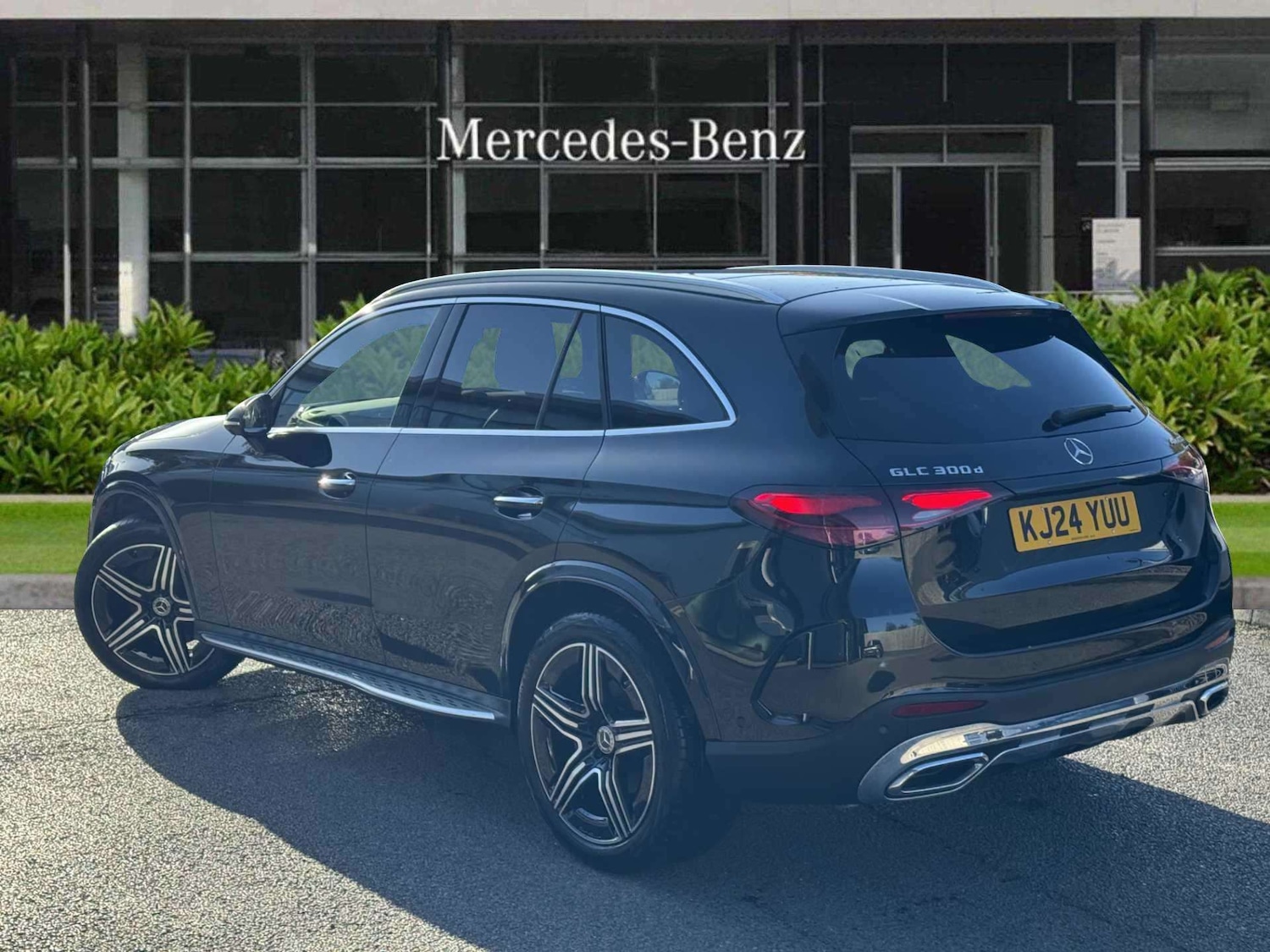 Used Mercedes-Benz GLC 2024 for sale - 76286314: Photo 2