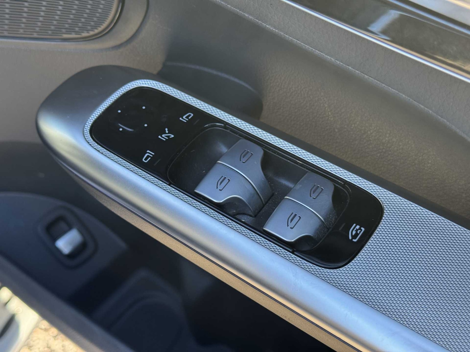 Used Mercedes-Benz GLC 2024 for sale - 76286314: Photo 32