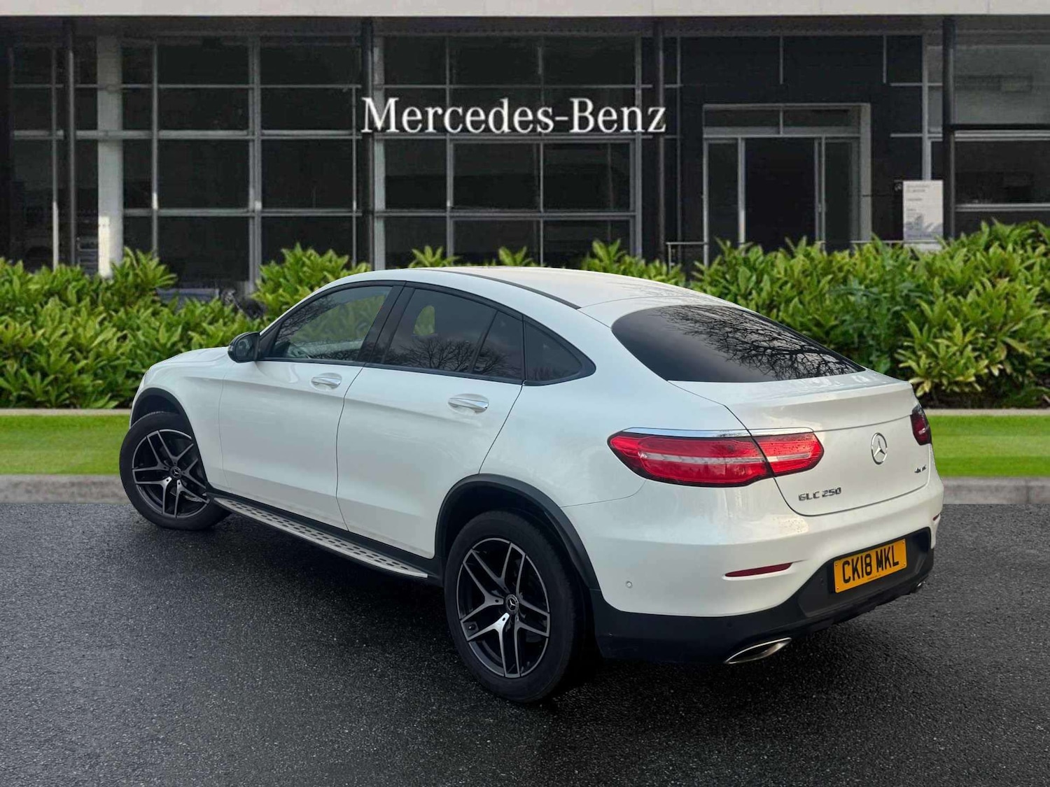 Used Mercedes-Benz GLC 2018 for sale - 76967732: Photo 2