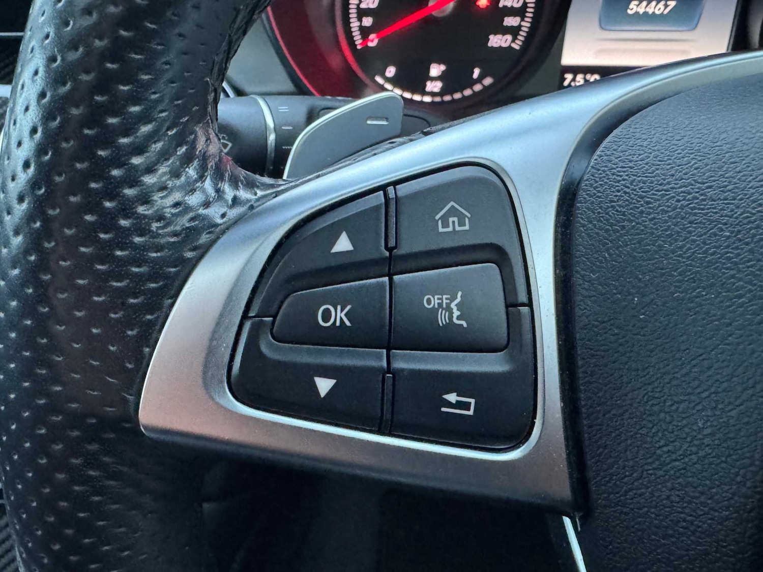 Used Mercedes-Benz GLC 2018 for sale - 76967732: Photo 34