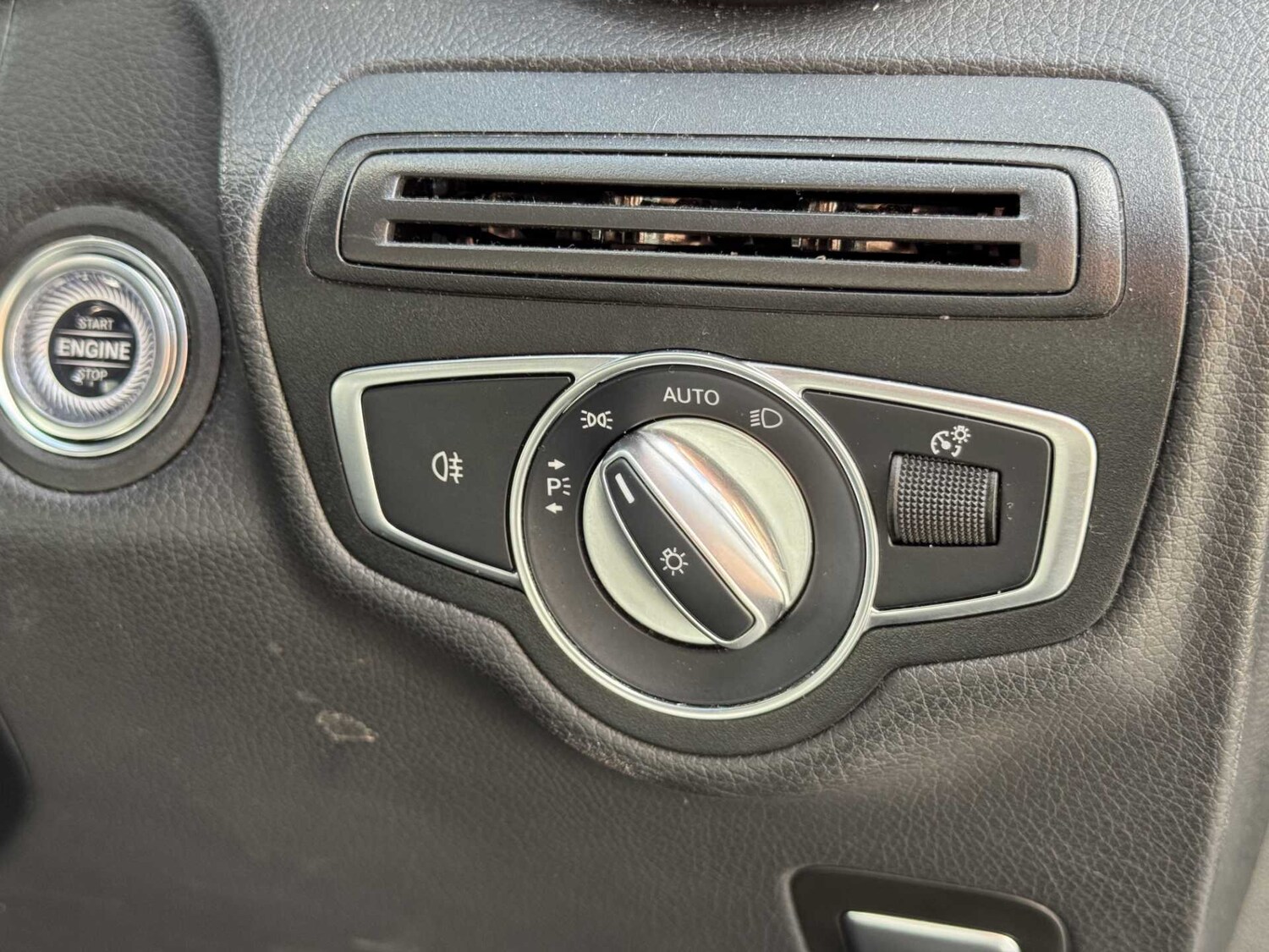 Used Mercedes-Benz GLC 2022 for sale - 76034711: Photo 32