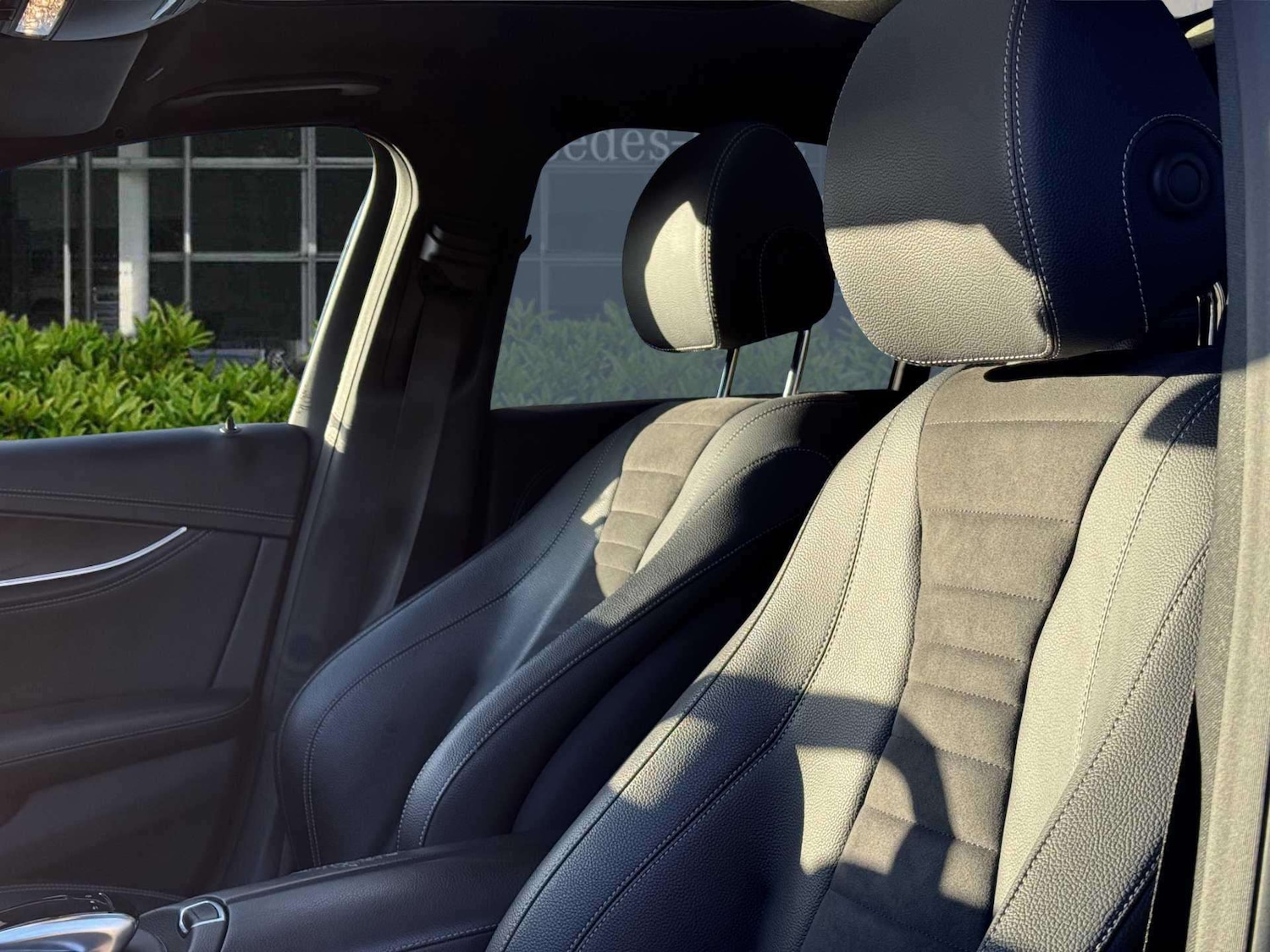 Used Mercedes-Benz E Class 2020 for sale - 76501947: Photo 16