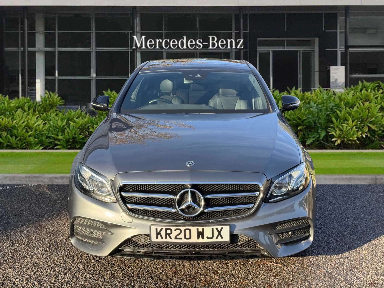 Used Mercedes-Benz E Class 2020 for sale - 76501947: Photo 2
