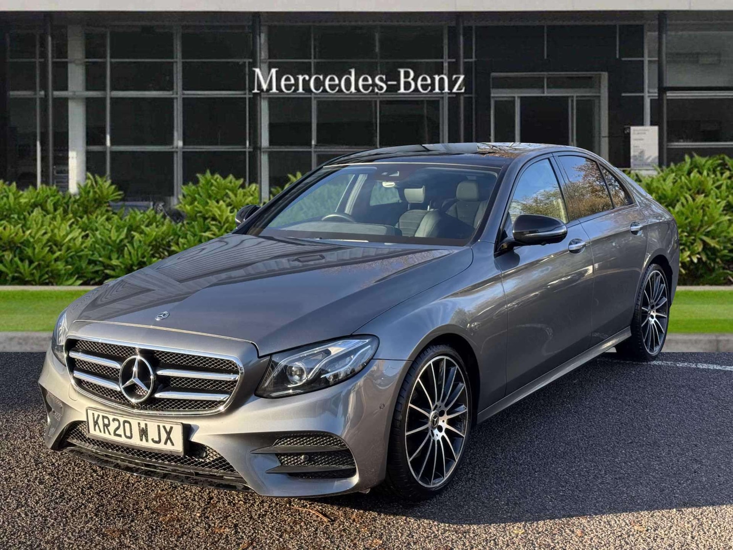 Used Mercedes-Benz E Class 2020 for sale - 76501947: Photo 3