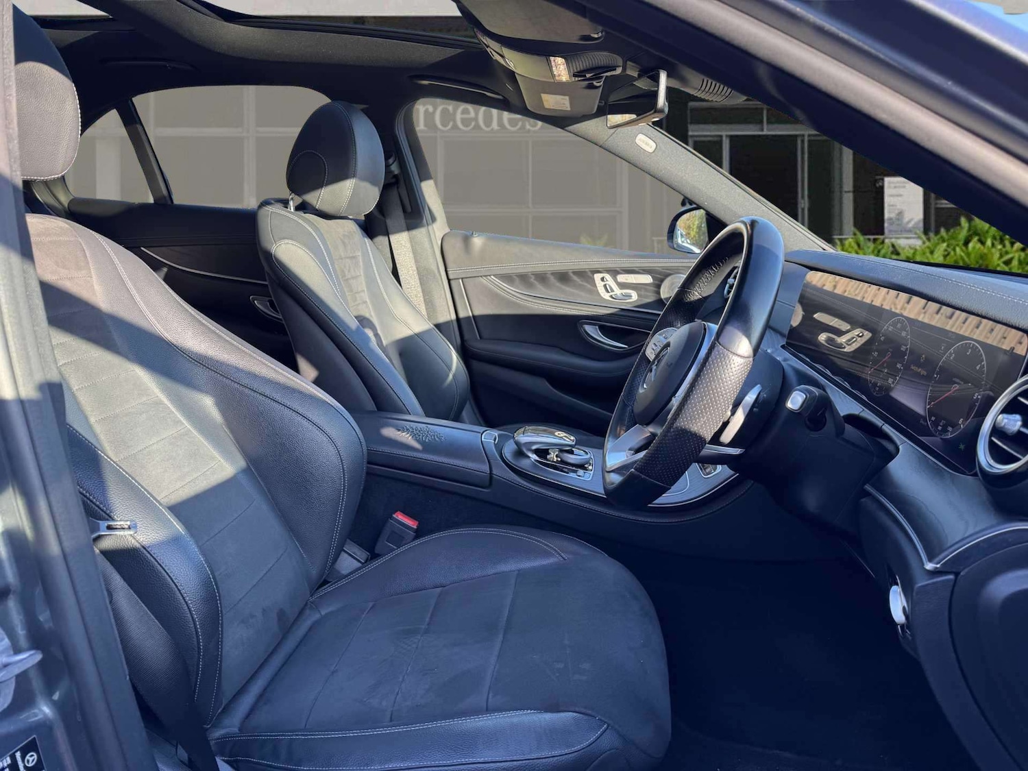 Used Mercedes-Benz E Class 2020 for sale - 76501947: Photo 30