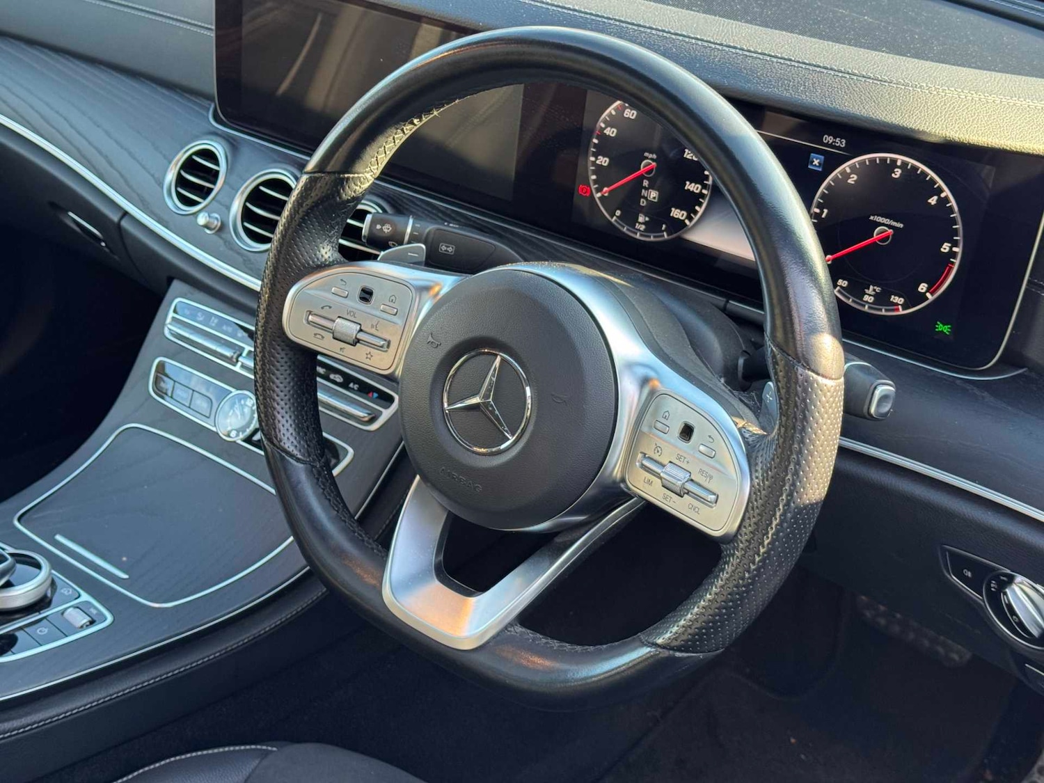 Used Mercedes-Benz E Class 2020 for sale - 76501947: Photo 32