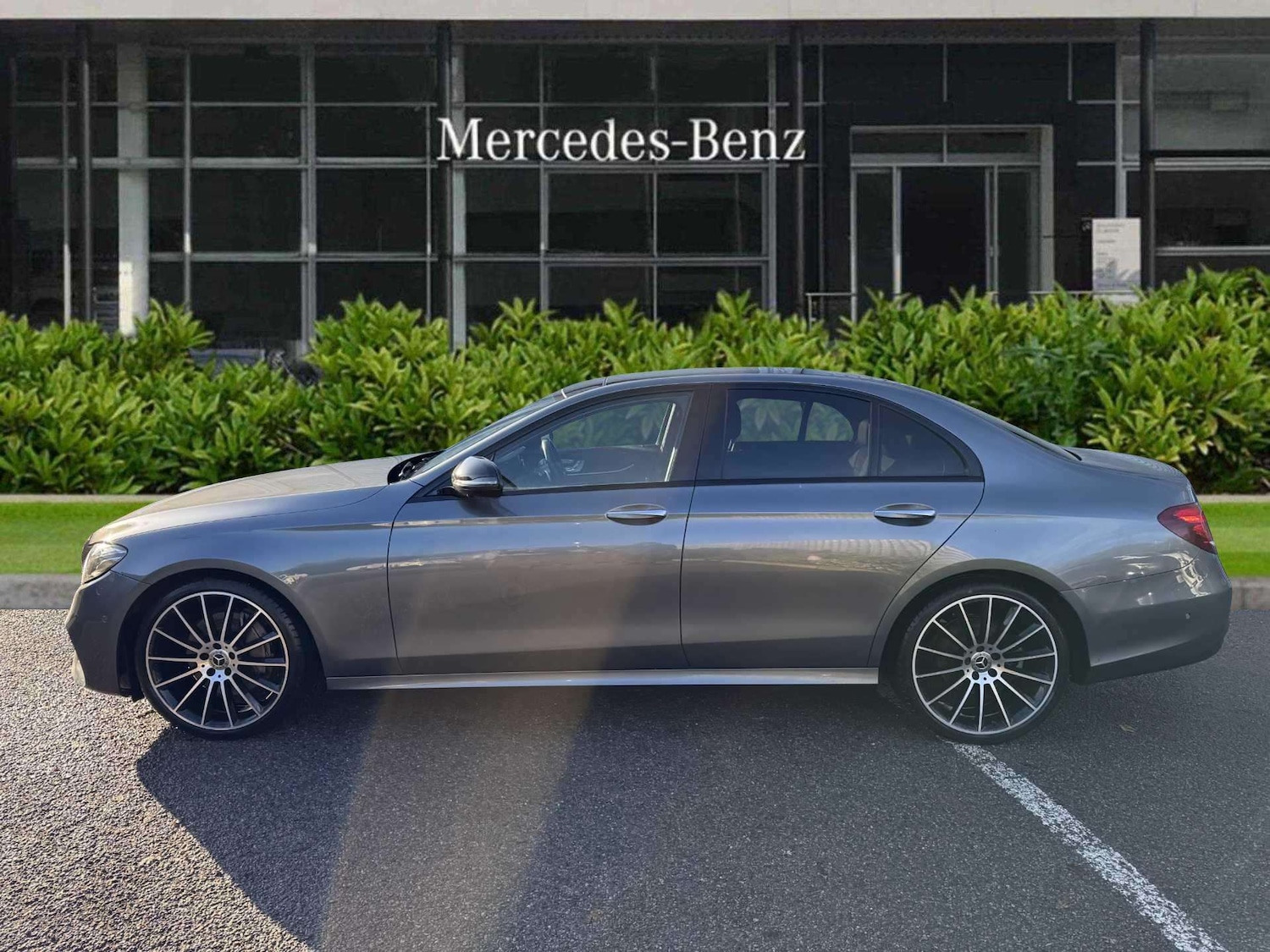 Used Mercedes-Benz E Class 2020 for sale - 76501947: Photo 5