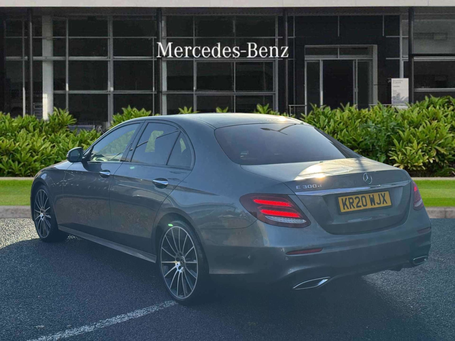 Used Mercedes-Benz E Class 2020 for sale - 76501947: Photo 8