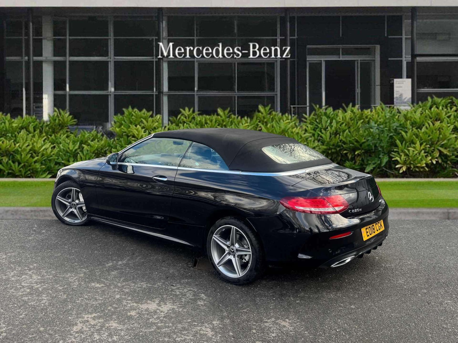 Used Mercedes-Benz C Class 2018 for sale - 77281795: Photo 2