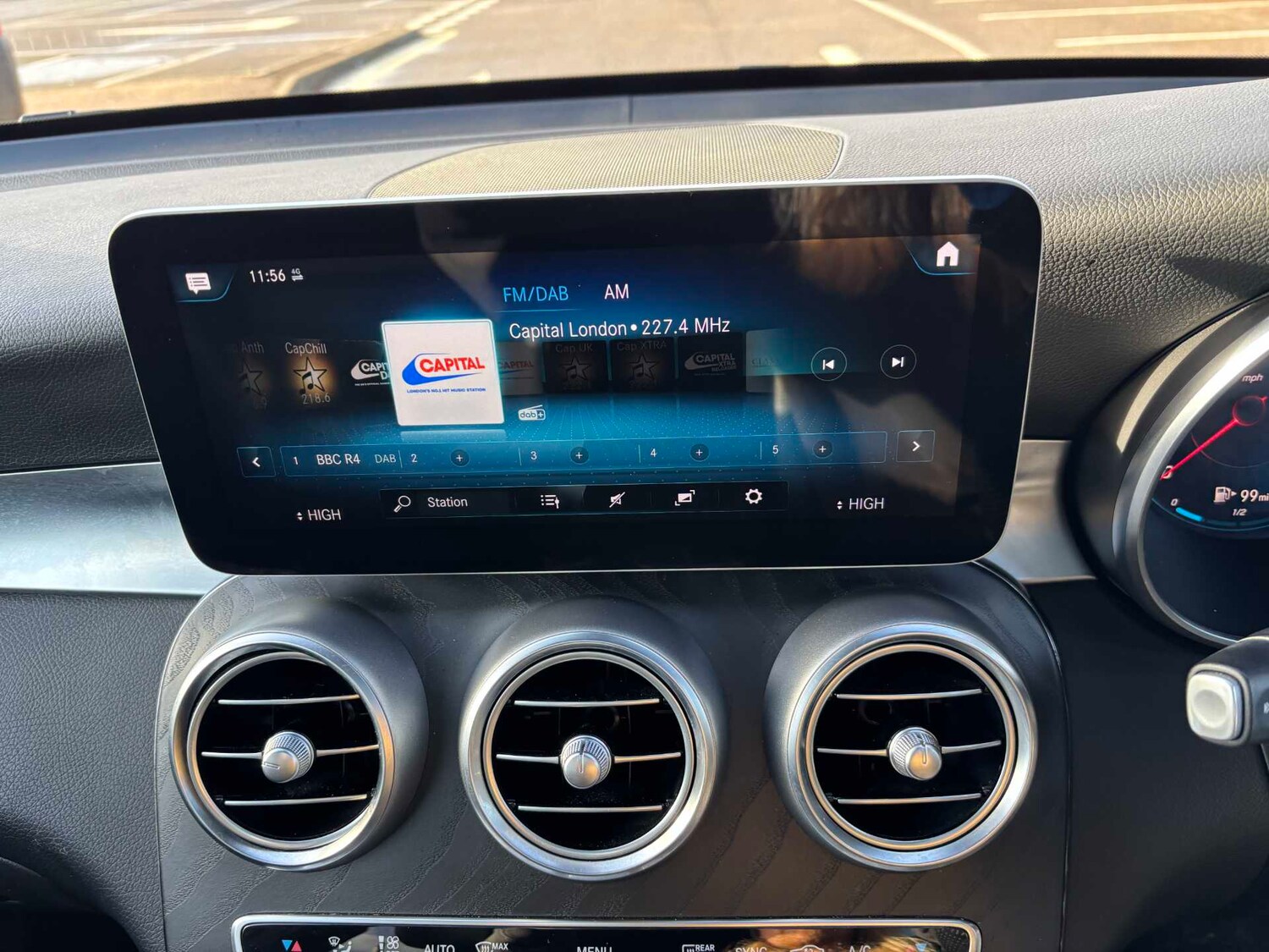 Used Mercedes-Benz GLC 2020 for sale - 77500315: Photo 35