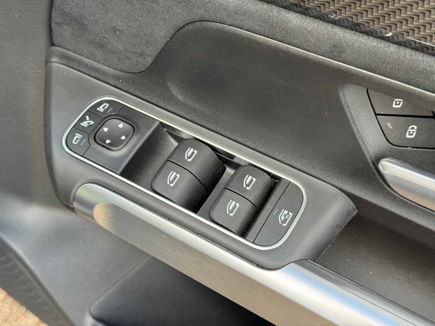 Used Mercedes-Benz GLB 2022 for sale - 77044095: Photo 32