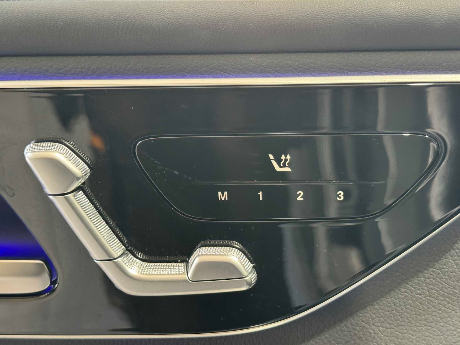 Used Mercedes-Benz GLC 2023 for sale - 77011083: Photo 17