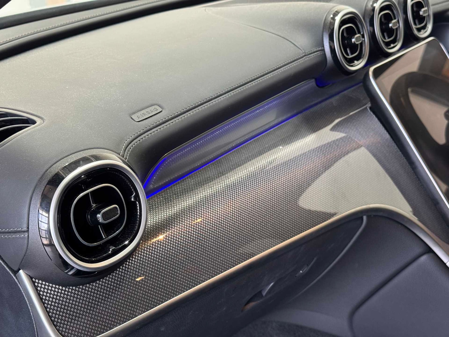 Used Mercedes-Benz GLC 2023 for sale - 77011083: Photo 18