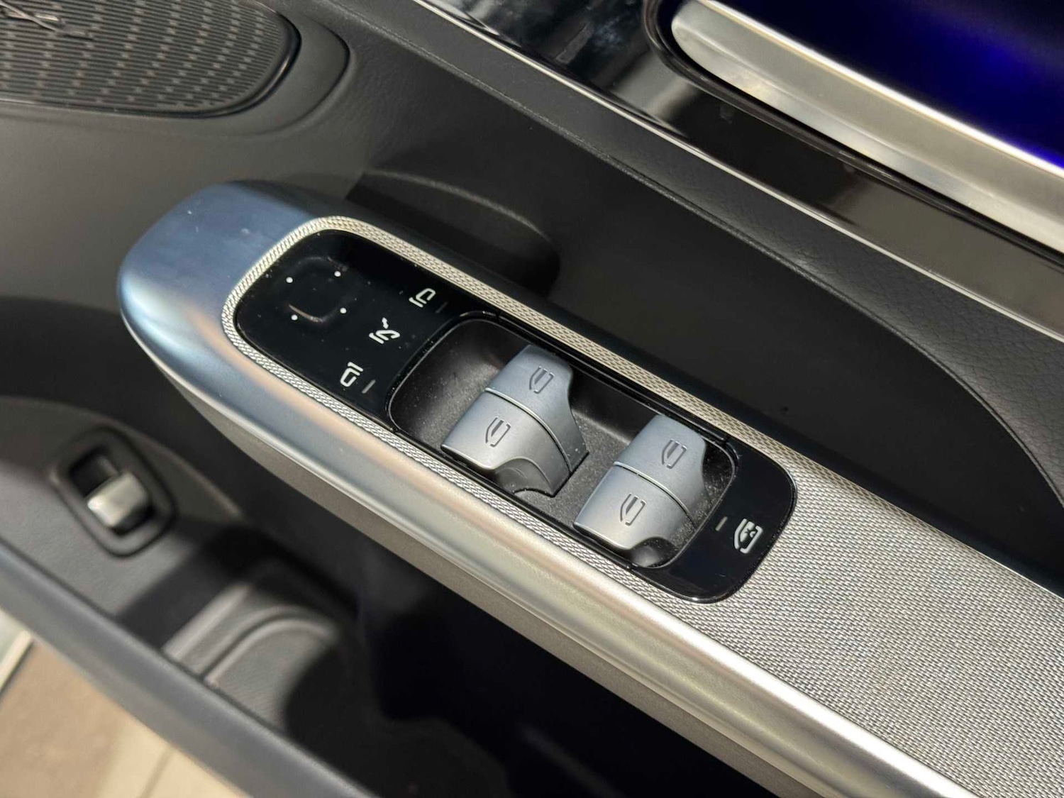 Used Mercedes-Benz GLC 2023 for sale - 77011083: Photo 28