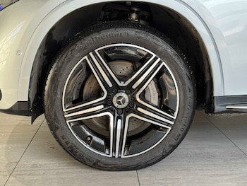 Used Mercedes-Benz GLC 2023 for sale - 77011083: Photo