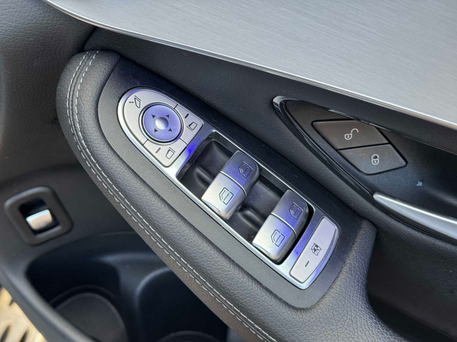 Used Mercedes-Benz GLC 2022 for sale - 76774226: Photo 33