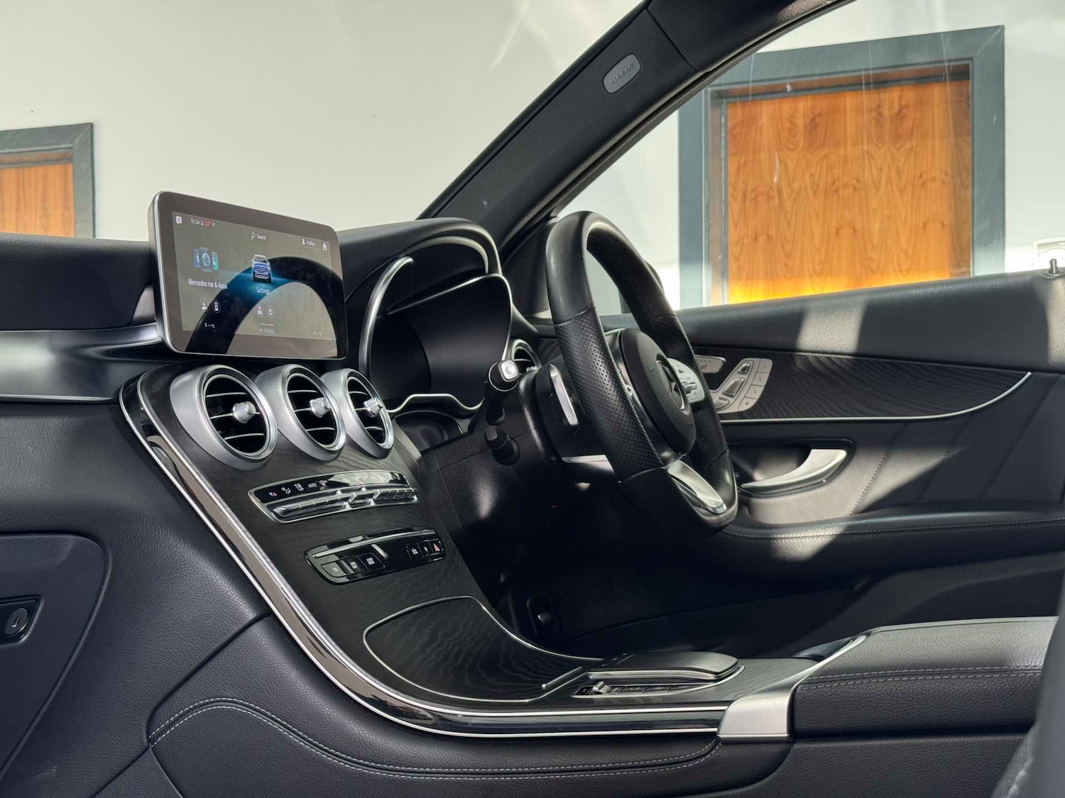 Used Mercedes-Benz GLC 2020 for sale - 76978792: Photo 15