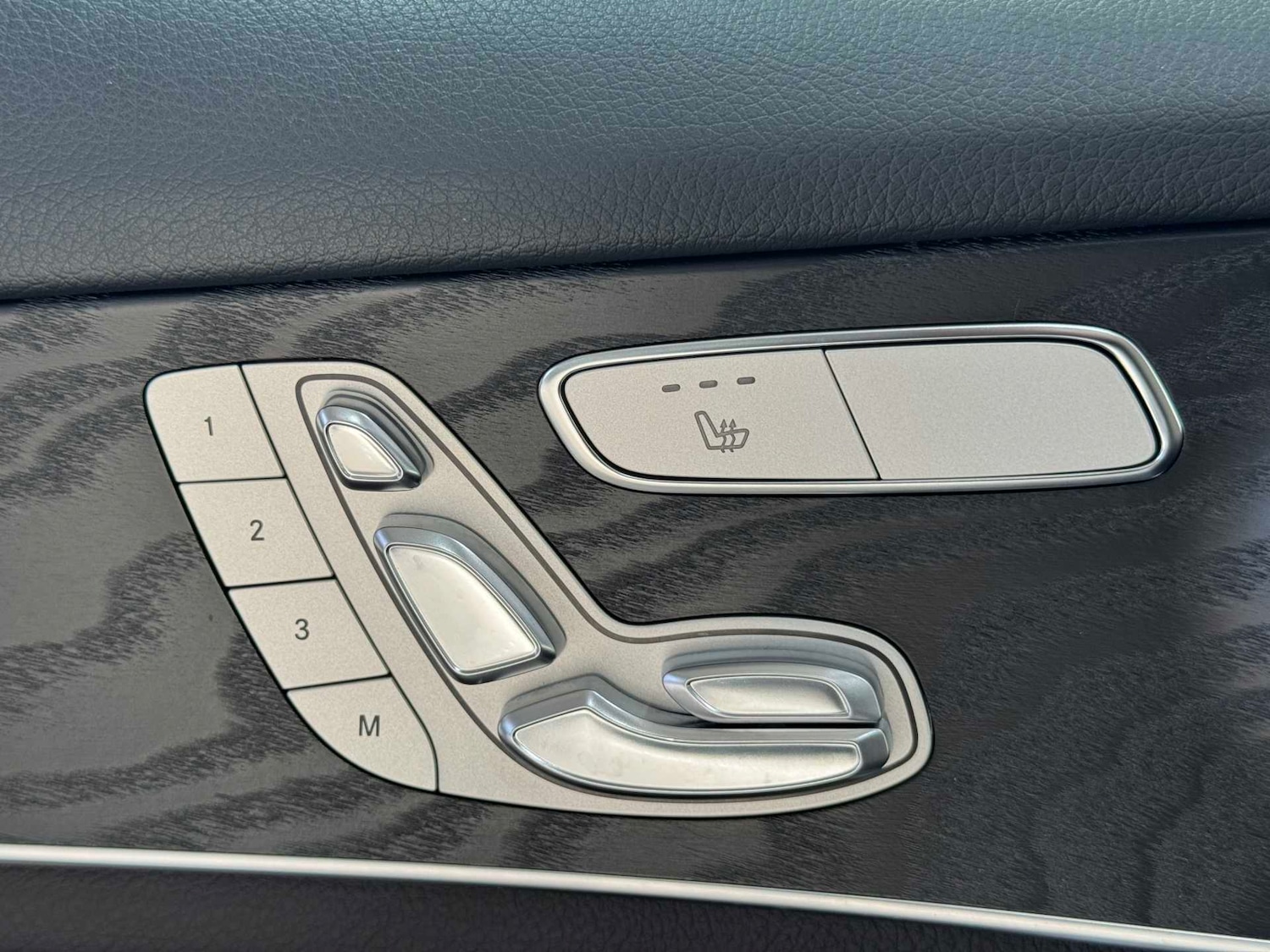 Used Mercedes-Benz GLC 2020 for sale - 76978792: Photo 18