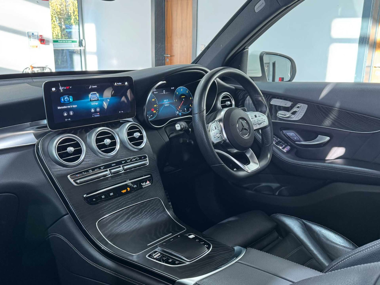 Used Mercedes-Benz GLC 2020 for sale - 76978792: Photo 20