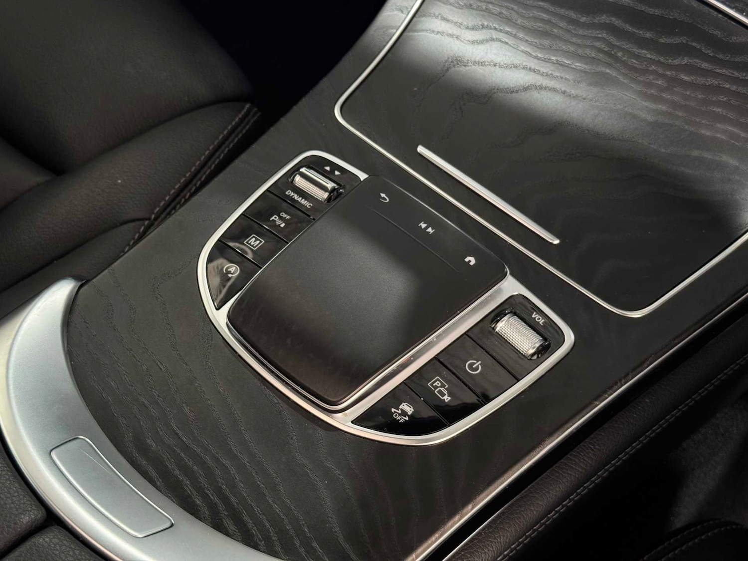 Used Mercedes-Benz GLC 2020 for sale - 76978792: Photo 32