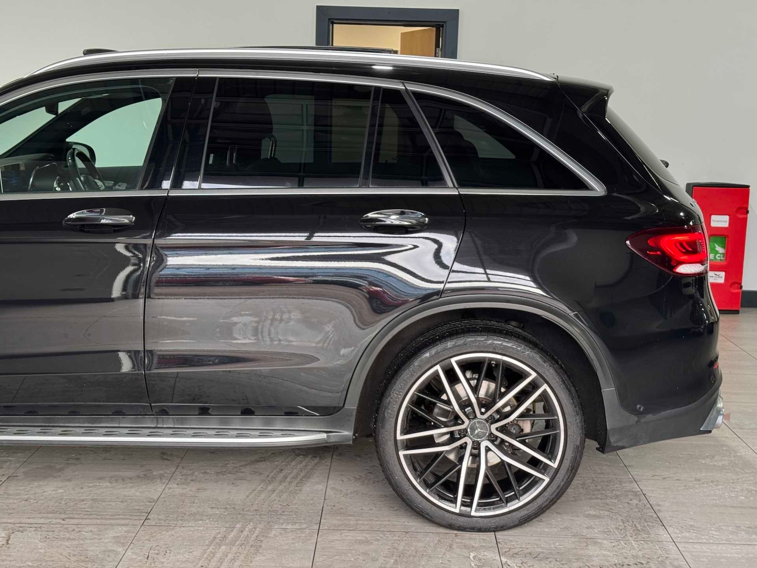 Used Mercedes-Benz GLC 2020 for sale - 76889723: Photo 6