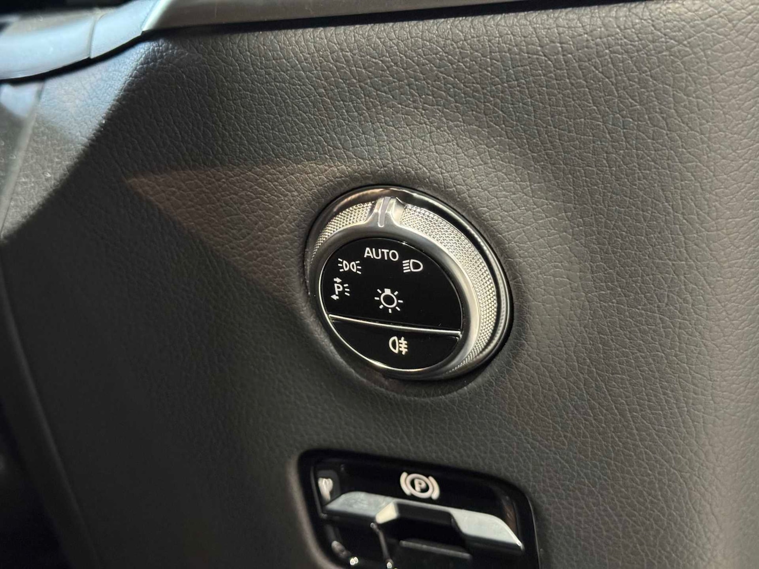 Used Mercedes-Benz GLC 2023 for sale - 76789236: Photo 29