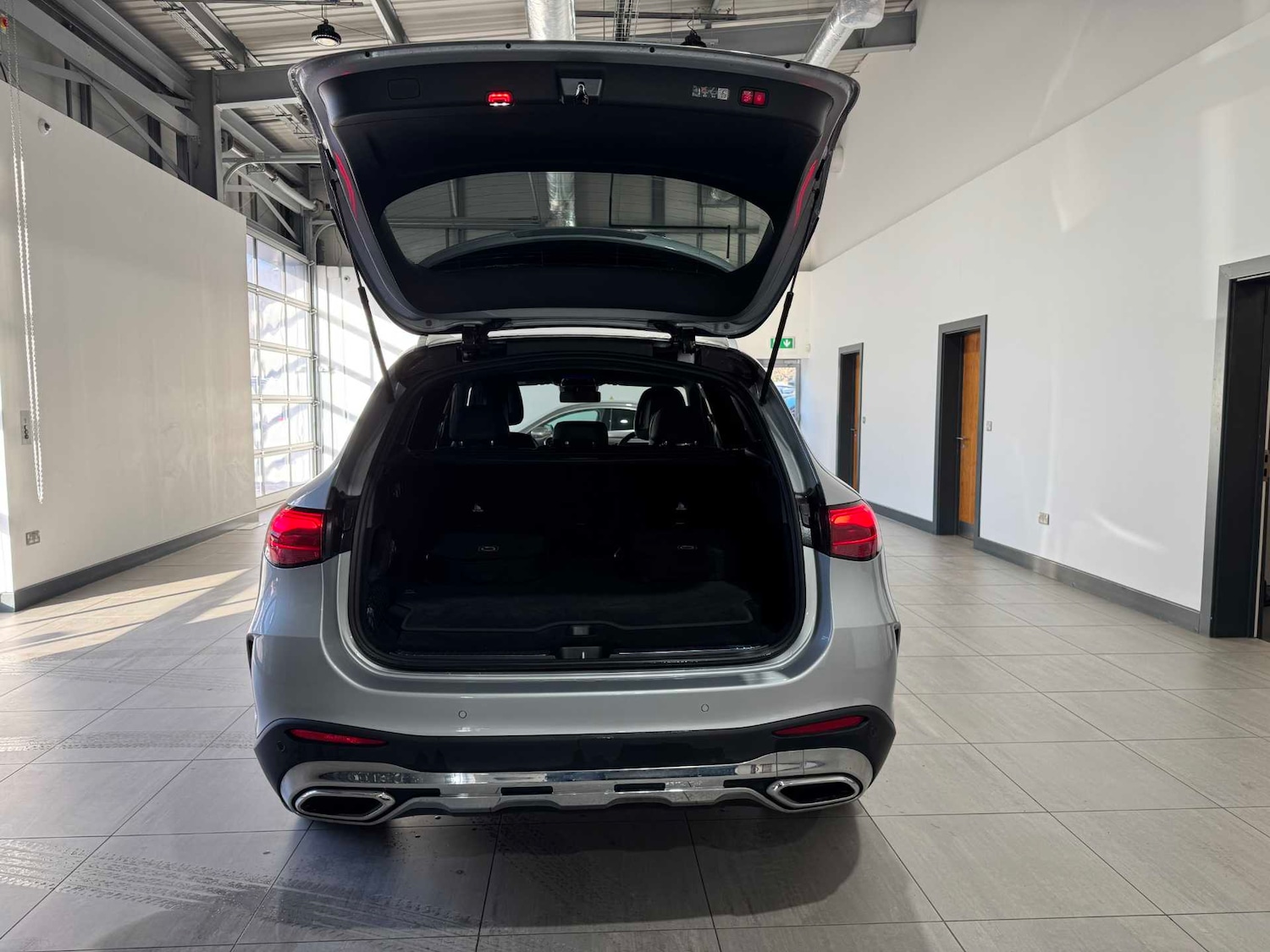 Used Mercedes-Benz GLC 2023 for sale - 76789236: Photo 9