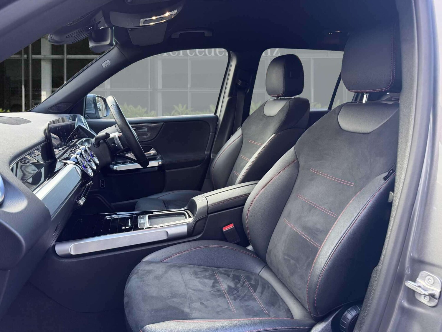 Used Mercedes-Benz GLB 2024 for sale - 76842841: Photo 15